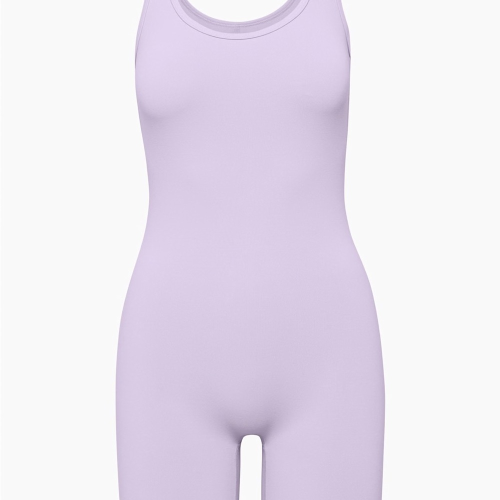 Aritzia TnaLIFE Shake-It 5” Romper NWT